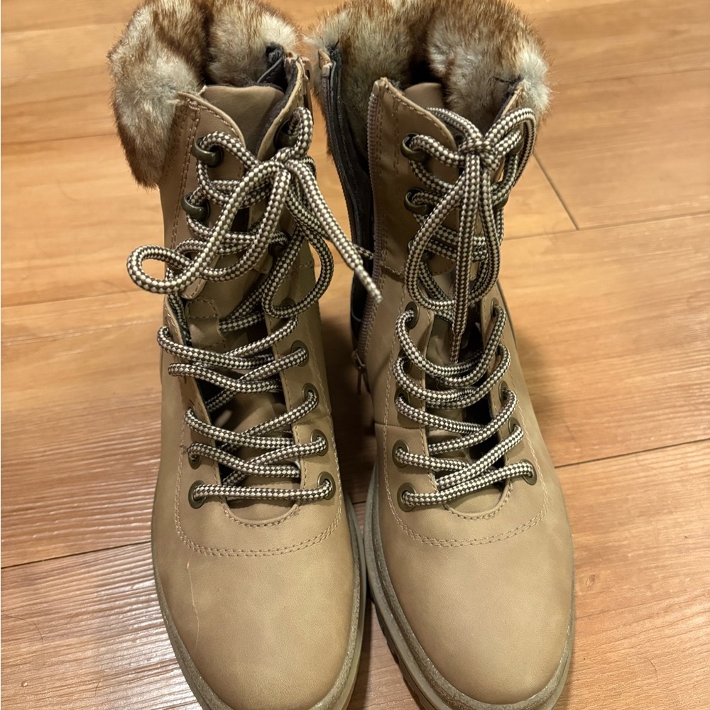 Steve Madden Women's Tan Fur-Lined Boots